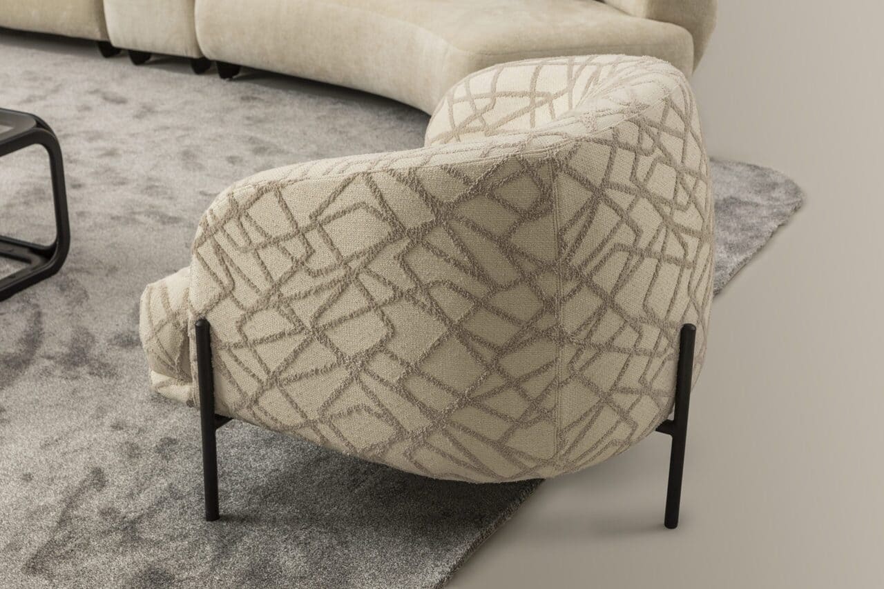 COCO-sofa-set-fotelja-sa-dezeniranim-tapacirungom-prikazana-sa-zadnje-strane